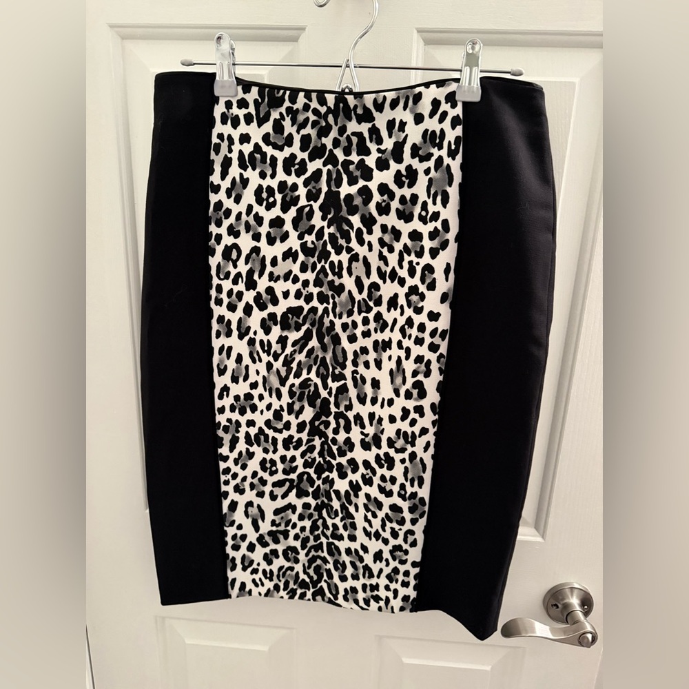 White House Black Market pencil skirt - size 10 NWT